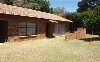 2 Bedroom Garden Cottage in Florida Park