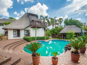 5 Bed House in Quellerina