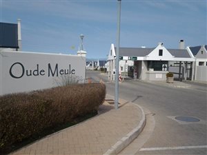 597 m² Land available in Roux Park