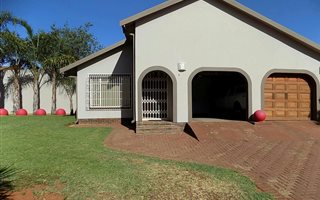 3 Bedroom House in Langenhoven Park