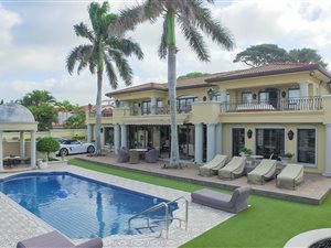 5 Bed House in La Lucia