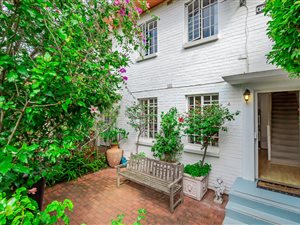 2 Bed Townhouse in Wynberg
