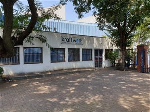 368 m² Industrial space in Benrose