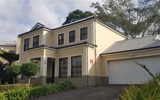 3 Bedroom Townhouse in Oak Park