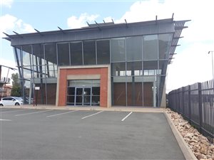 249 m² Commercial space in Silver Lakes