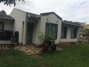 4 Bed House in Sea View