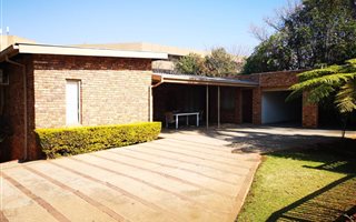 2 Bedroom House in Val de Grace