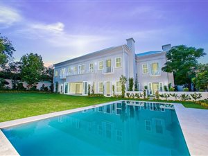5 Bed House in Bryanston