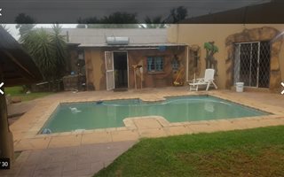 4 Bedroom House in Daspoort
