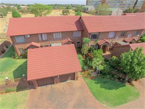 3 Bed Townhouse in Elarduspark