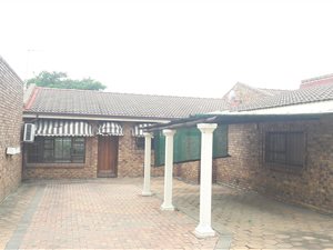 2 Bed Apartment in Estcourt