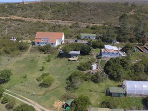 4.4 ha Farm in West Hill