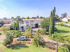 5 Bedroom House in Wilro Park