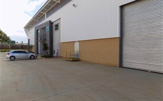 595 m² Industrial space in Pomona
