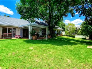 6 Bed House in Robin Hills