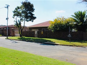 3 Bed House in Roodepoort Central