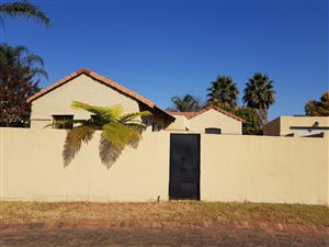 3 Bed Townhouse in Eldoraigne