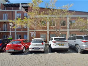 1069 m² Commercial space in Zwartkop
