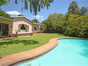 4 Bed House in Weltevreden Park