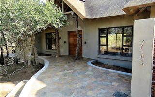 3 Bedroom House in Raptors View Wildlife Estate