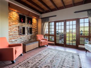 5 Bed House in Outeniqua Strand