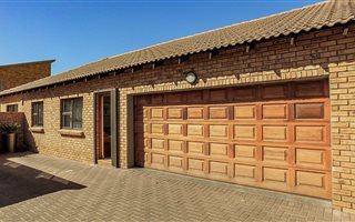 3 Bedroom Cluster in New Redruth