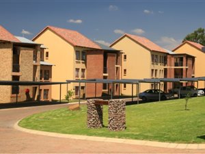 2 Bed Apartment in Carlswald North Estate