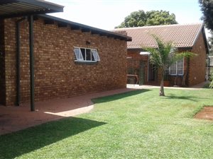 2 Bed House in Doornpoort and surrounds