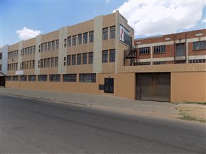 2850 m² Commercial space in Springfield