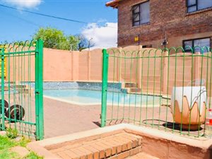 6 Bed House in Brixton