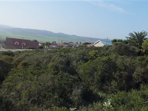 1151 m² Land available in Fraaiuitsig