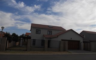 3 Bedroom House in Waterkloof