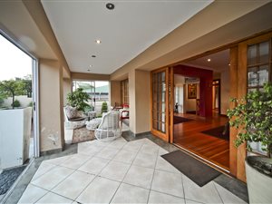 4 Bed House in Kensington