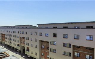 3 Bedroom Apartment in Die Hoewes