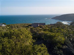 827 m² Land available in Herolds Bay