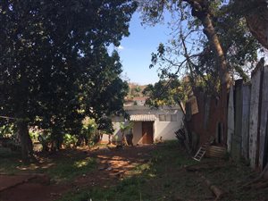696 m² Land available in Greenwood Park