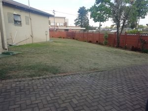 1 Bed Apartment in Roodepoort West