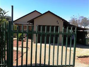 3 Bed House in Mayberry Park
