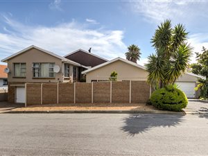 4 Bed House in Heldervue