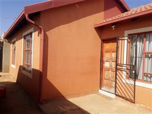 2 Bed House in Lakeside