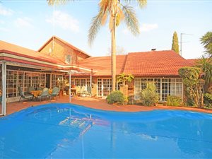 4 Bed House in Lakeside