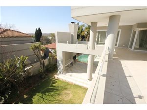 5 Bed House in Dainfern Golf Estate