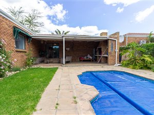 3 Bed House in Uitzicht