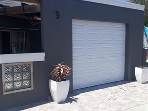 5 Bed House in Blue Downs
