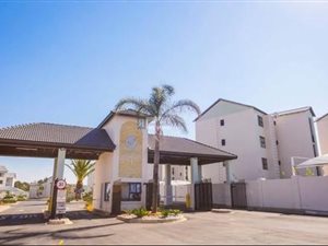 3 Bed Apartment in Carlswald Estate