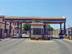 500 m² Land available in Country View