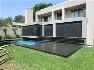4 Bed House in Parktown North
