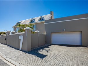 3 Bed House in Blouberg Sands