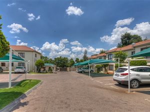 3 Bed Apartment in Whitney Gardens