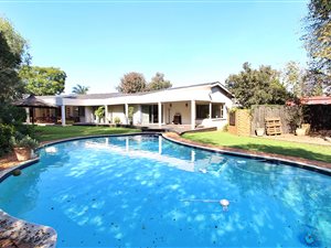 4 Bed House in Elma Park